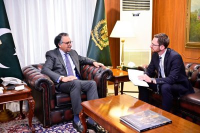 US & Pakistani Officials discuss Afghanistan refugee matters