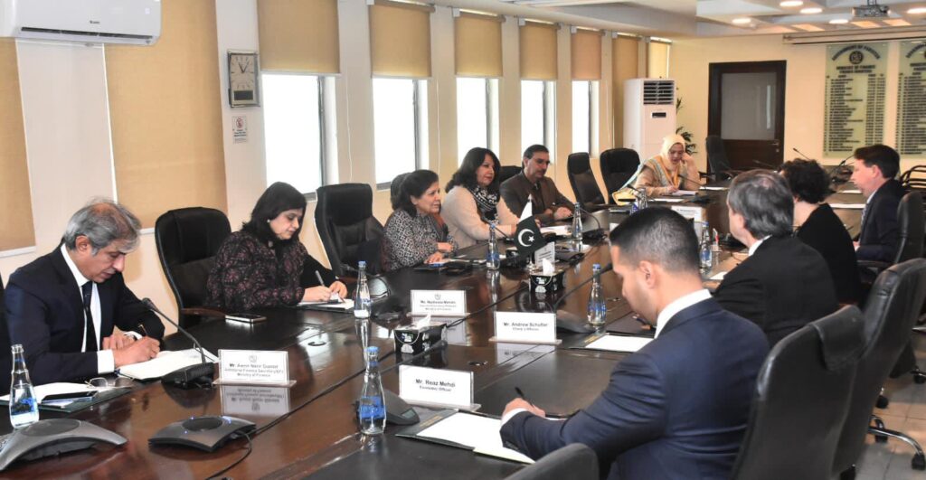 US delegation meets Pakistan's minister of finance