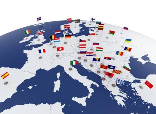 The rise of nationalism in recent years has led to a decline in the effectiveness of international organizations and global cooperation. The future of multilateralism is at stake, and it is essential to analyze the current trends in global politics to understand how they impact the effectiveness of international organizations and global cooperation.